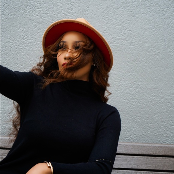 Meet your Posher, Hawa-Ellen - Picture 4 of 7